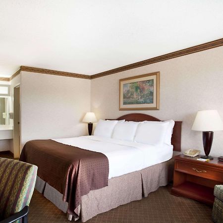 Days Inn By Wyndham Forrest City Extérieur photo