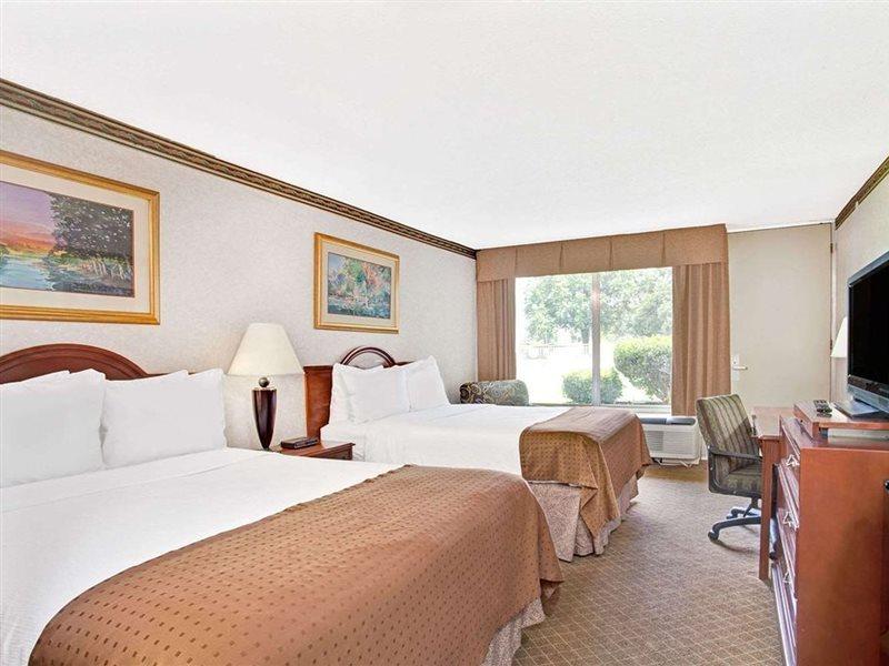 Days Inn By Wyndham Forrest City Extérieur photo